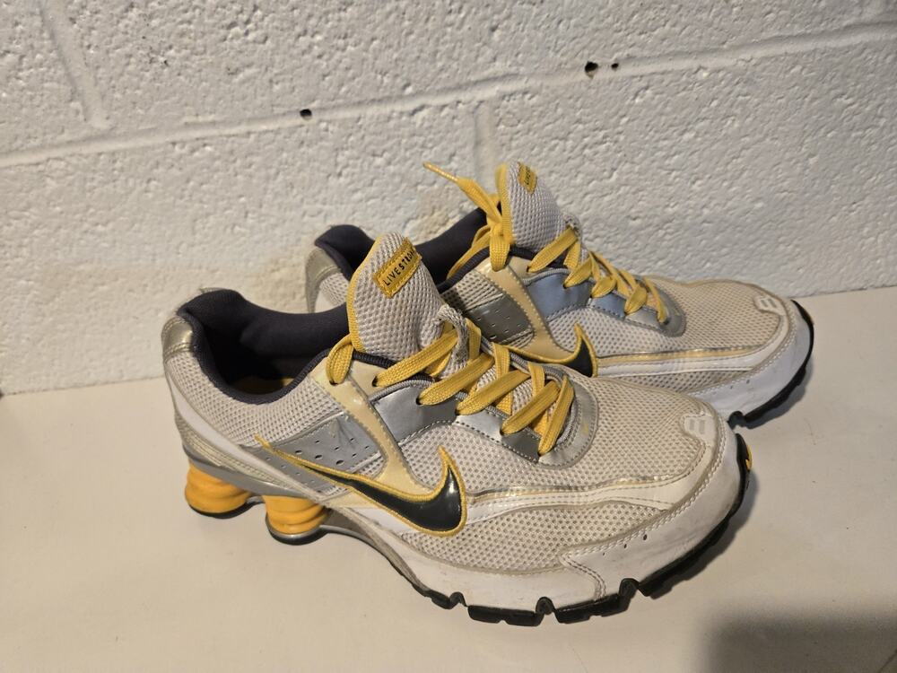 Nike Shox Livestrong White/yellow Womens 8(2009) Used Good Condition